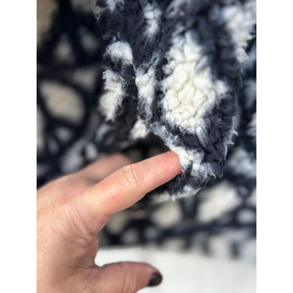 Pacsun Peace Sign Sherpa Hoodie Black White‎ Cozy Warm Zip Up Jacket Size L - Picture 4 of 8